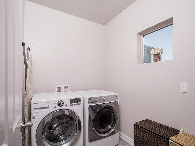1385 W 66th Pl — Photo 18
