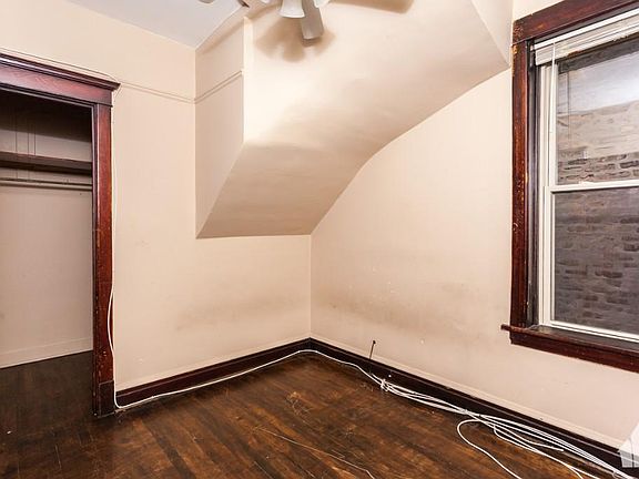 5th image of 2704 N Ashland Ave #1F