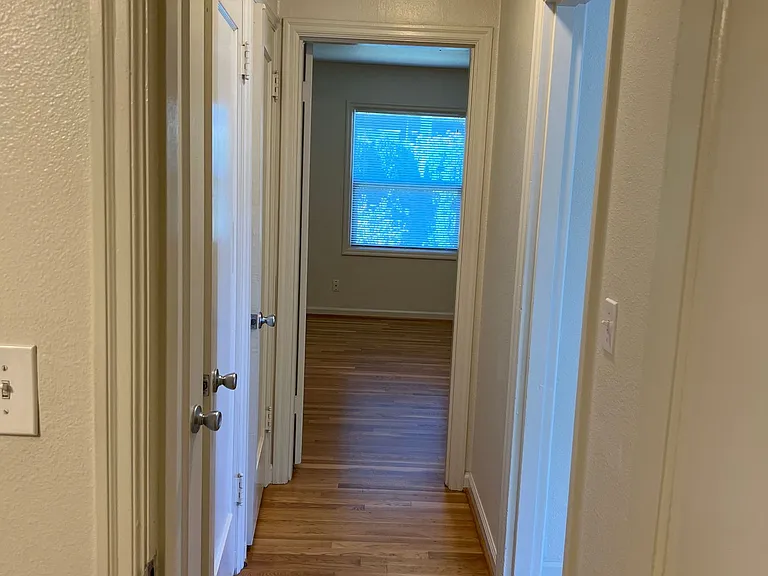6535 N Greeley Ave — Photo 12