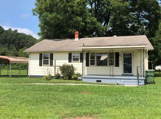 4001 Old Woodlawn St, Hopewell, VA 23860