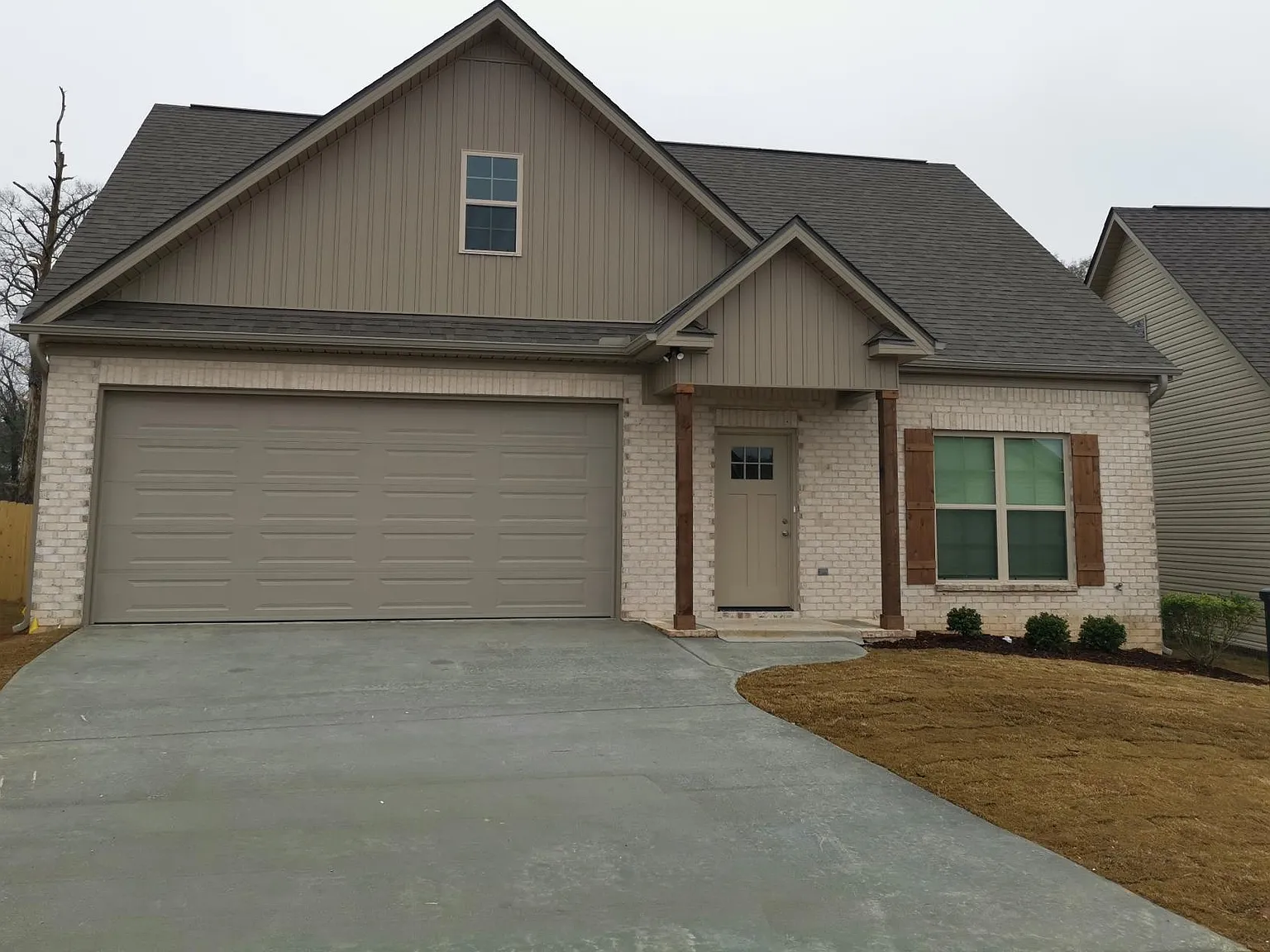 3 bed, 2.5 bath, 1596 sqft, $1,900 — Photo 1