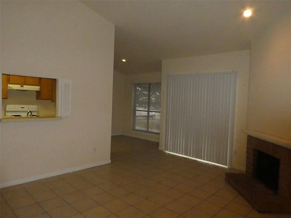 3rd image of 16111 Aspenglen Dr APT 1004
