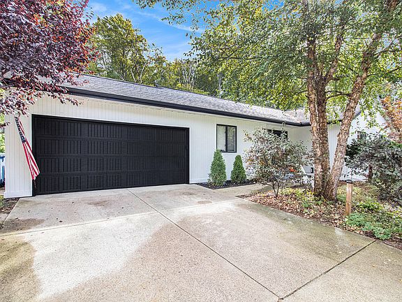 2nd image of 12919 Sikkema Dr
