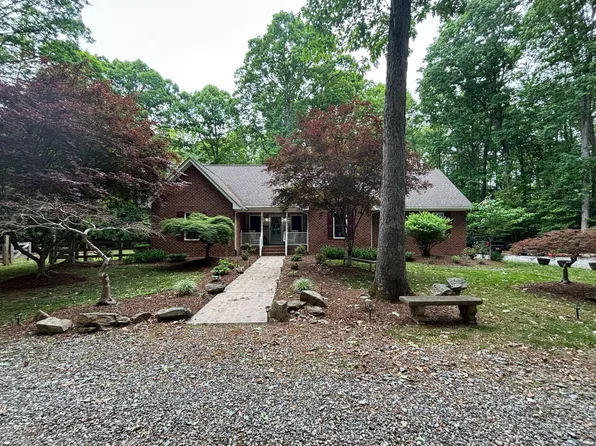 12008 Sycamore Shoals Dr, Bumpass, VA 23024
