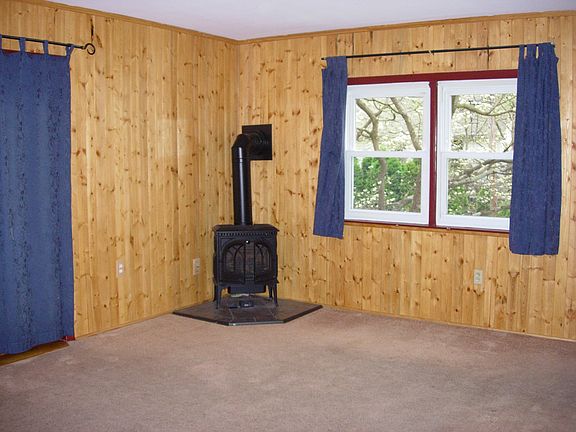 11 Hilbert Ct. Living Room