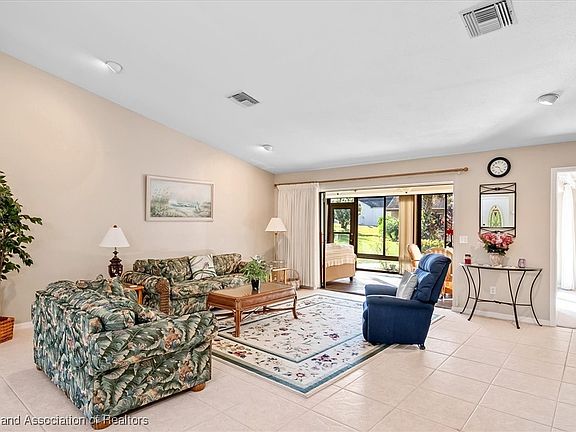 4th image of 98 Grandview Blvd
