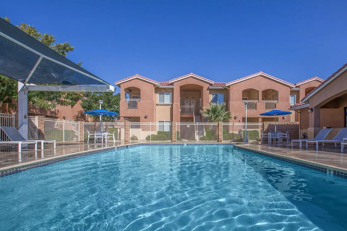 Plumtree Apartments — Photo 1