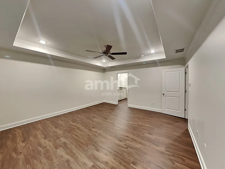 3880 Chivalry Dr — Photo 13