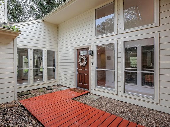 3rd image of 4402 Belle Hollow Dr