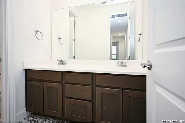 1438 Oaklawn Dr — Photo 24
