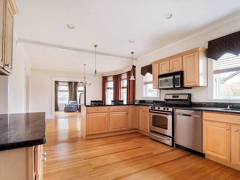 2 Peabody Rd — Photo 12