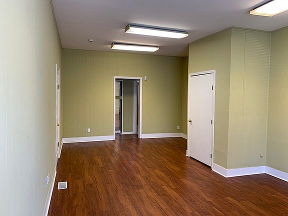 3rd image of 6520 Carrollton Ave