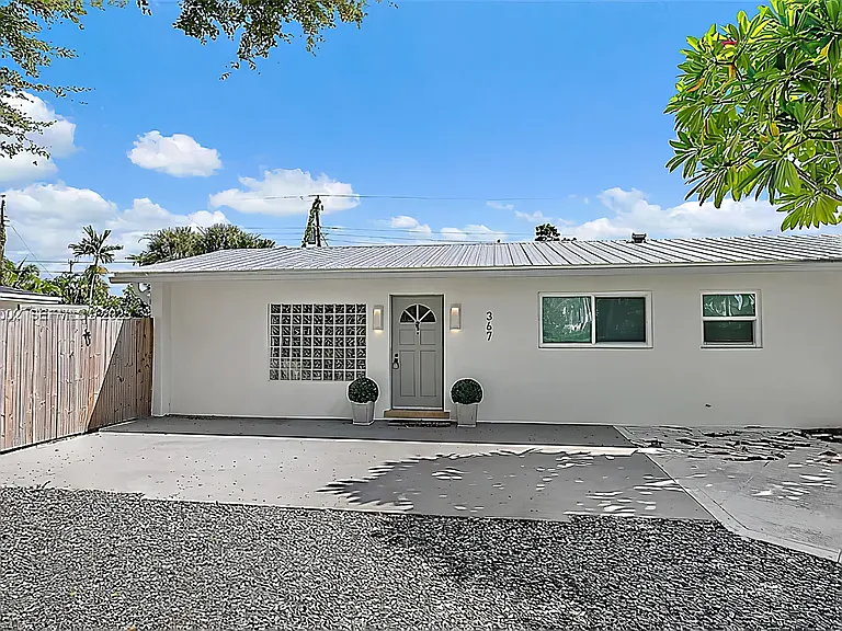 367 Riverside Dr — Photo 23
