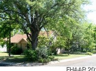 201 N Arnold St, Lampasas, TX 76550
