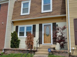 7325 Crestleigh Cir, Alexandria, VA 22315
