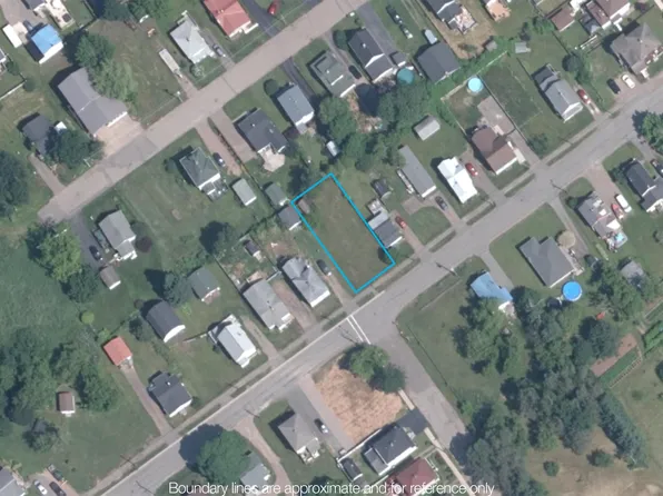 13 Cornwall St, Amherst, NS B4H 1H3