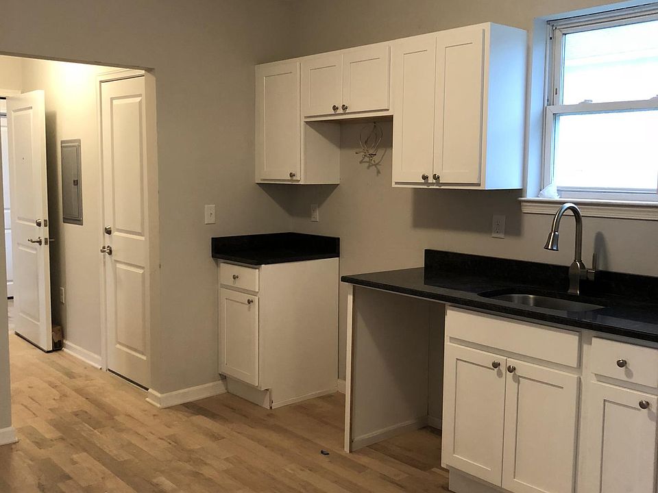 Kitchen. Brand new appliances coming!