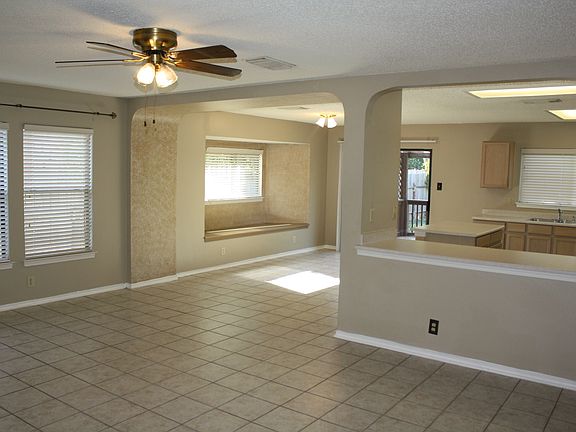 4th image of 7051 Mary Todd Dr