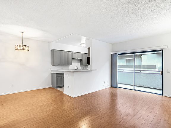 3rd image of 2584 S Centinela Ave #2