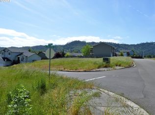 430 SE Rose Ridge Dr, Winston, OR 97496