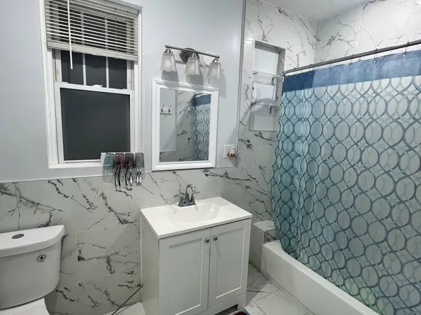 689 Kennedy Blvd, Bayonne, NJ 07002