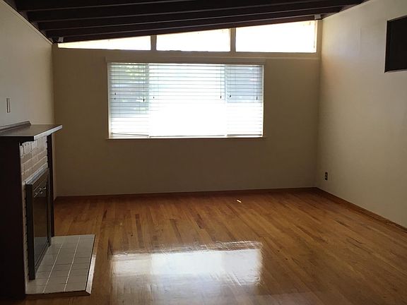 2nd image of 1117 Myrtle Dr