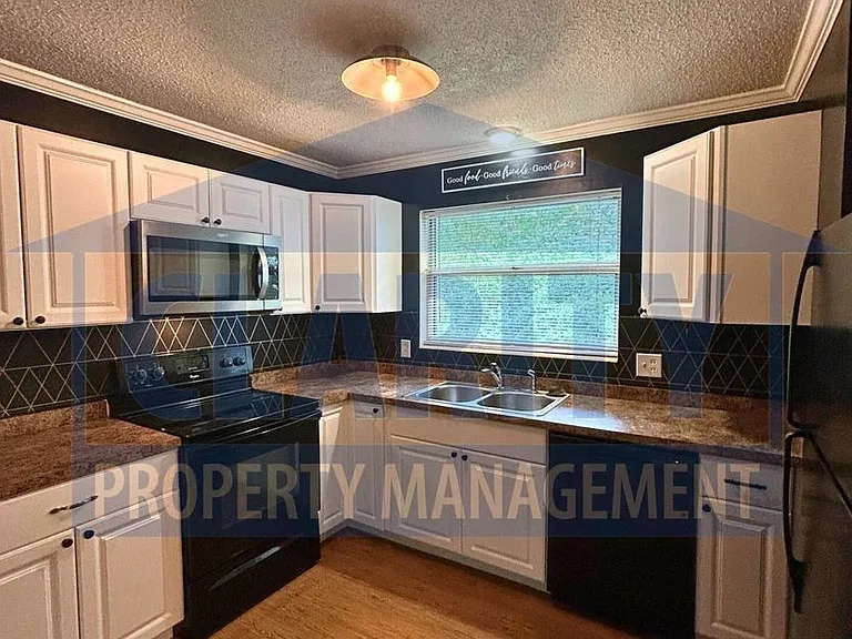 4035 Ocoee St N — Photo 11