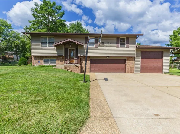 5835 Barberry Dr, Imperial, MO 63052