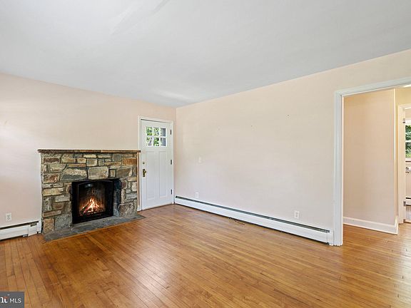 5th image of 6307 Lee St