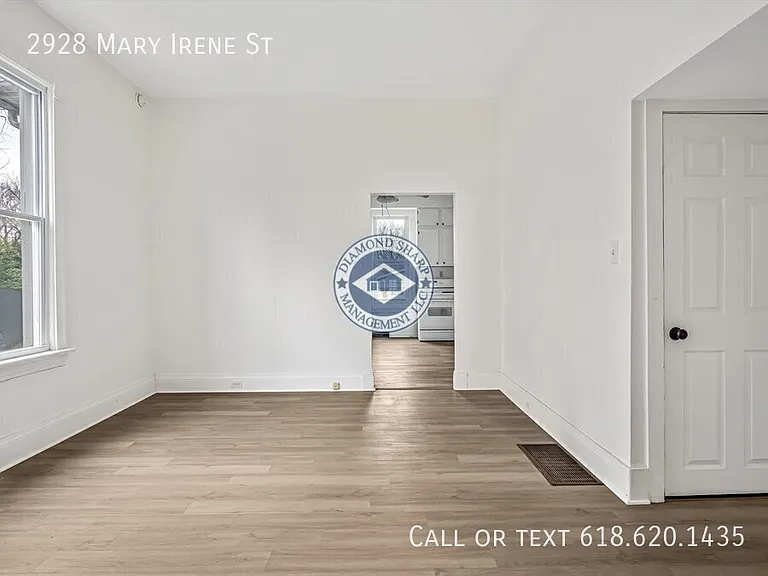 2928 Mary Irene St — Photo 3