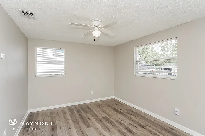 5577 89th Ave — Photo 8