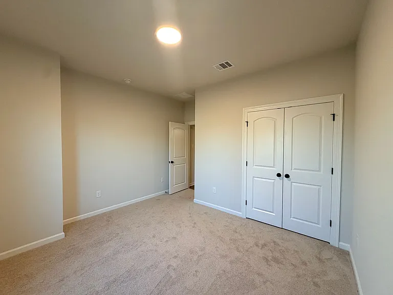 189 Berkshire Pl — Photo 10