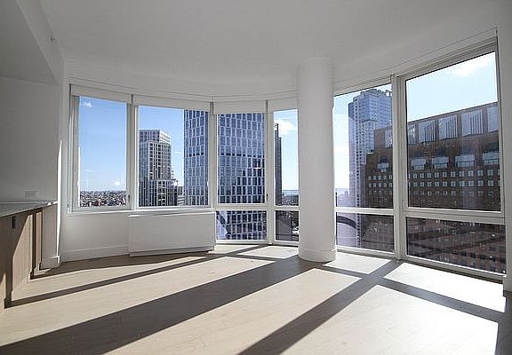 3rd image of 86 Fleet Pl APT 30D