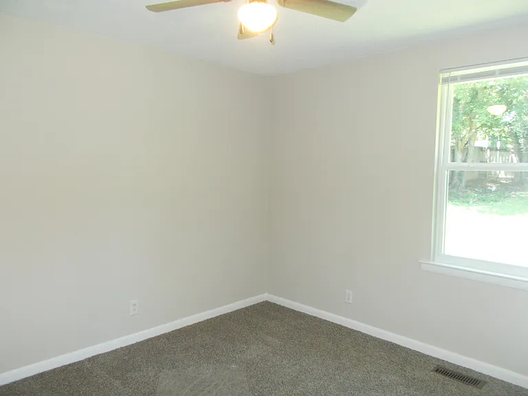 508 Meadowbrook Ct — Photo 7
