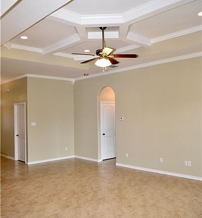 4th image of 2329 Vaughan Ave