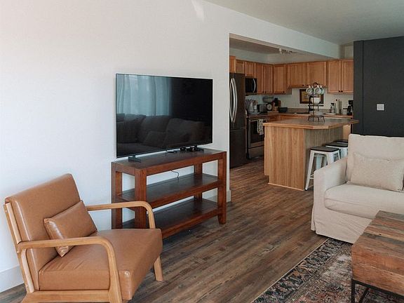 4th image of 3 Martha Rd APT A
