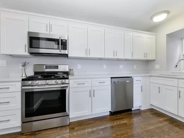 21 Rowell St #3, Boston, MA 02125