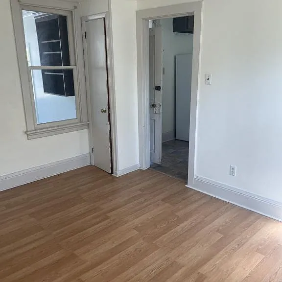 223 Linden Ave — Photo 8