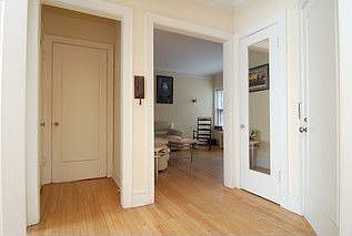 5th image of 840 Hinman Ave APT 1