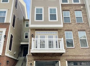 25214 Briargate Ter, Chantilly, VA 20152