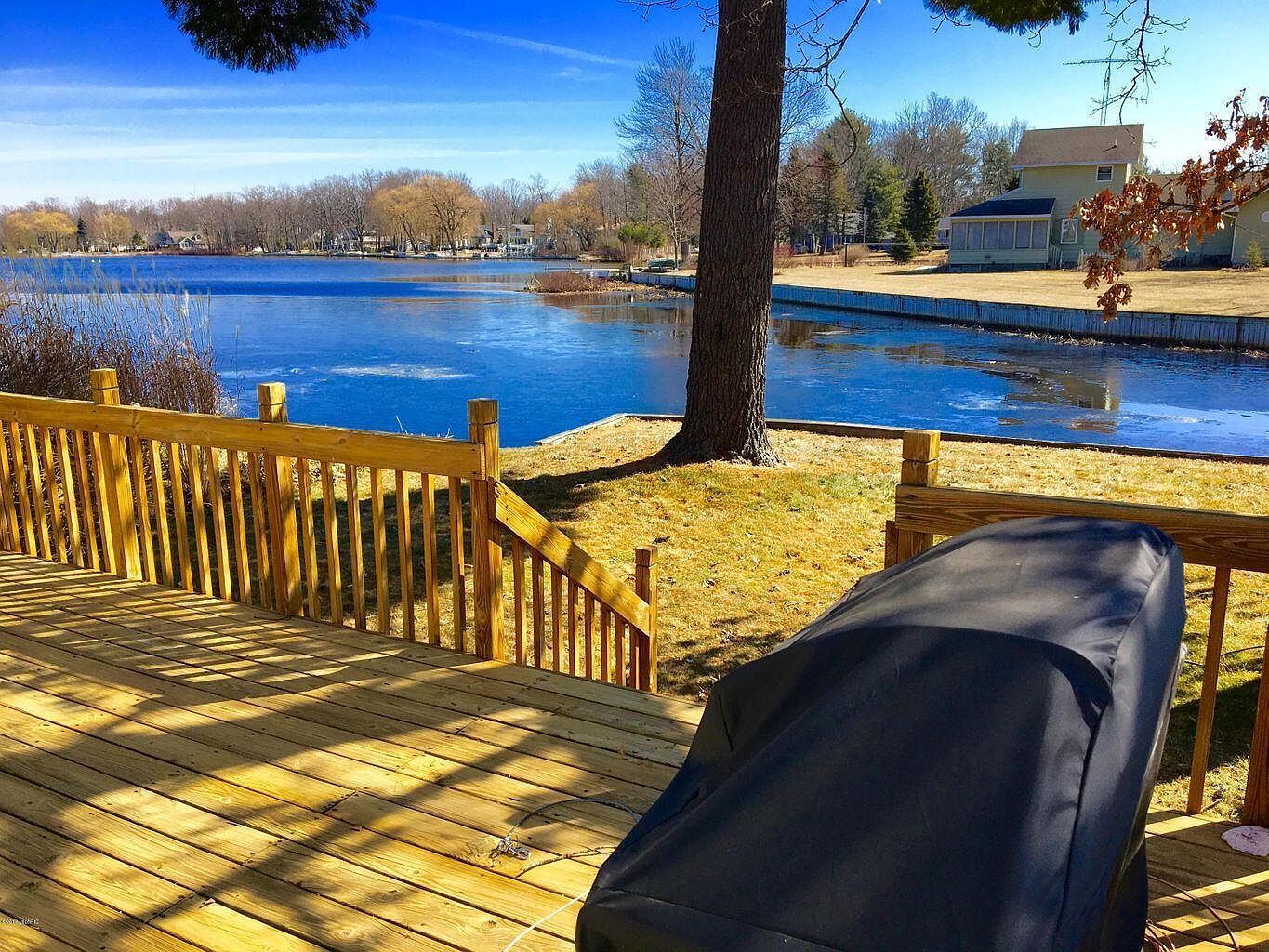 9548 S Lakeshore Dr, Pentwater, MI 49449 MLS 23024610 Zillow