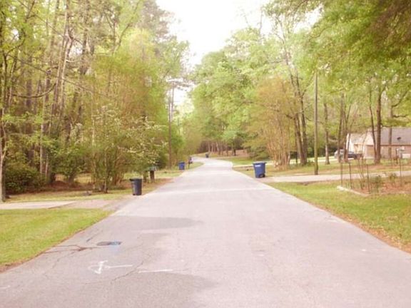 Exterior Neighborhood (street photo)