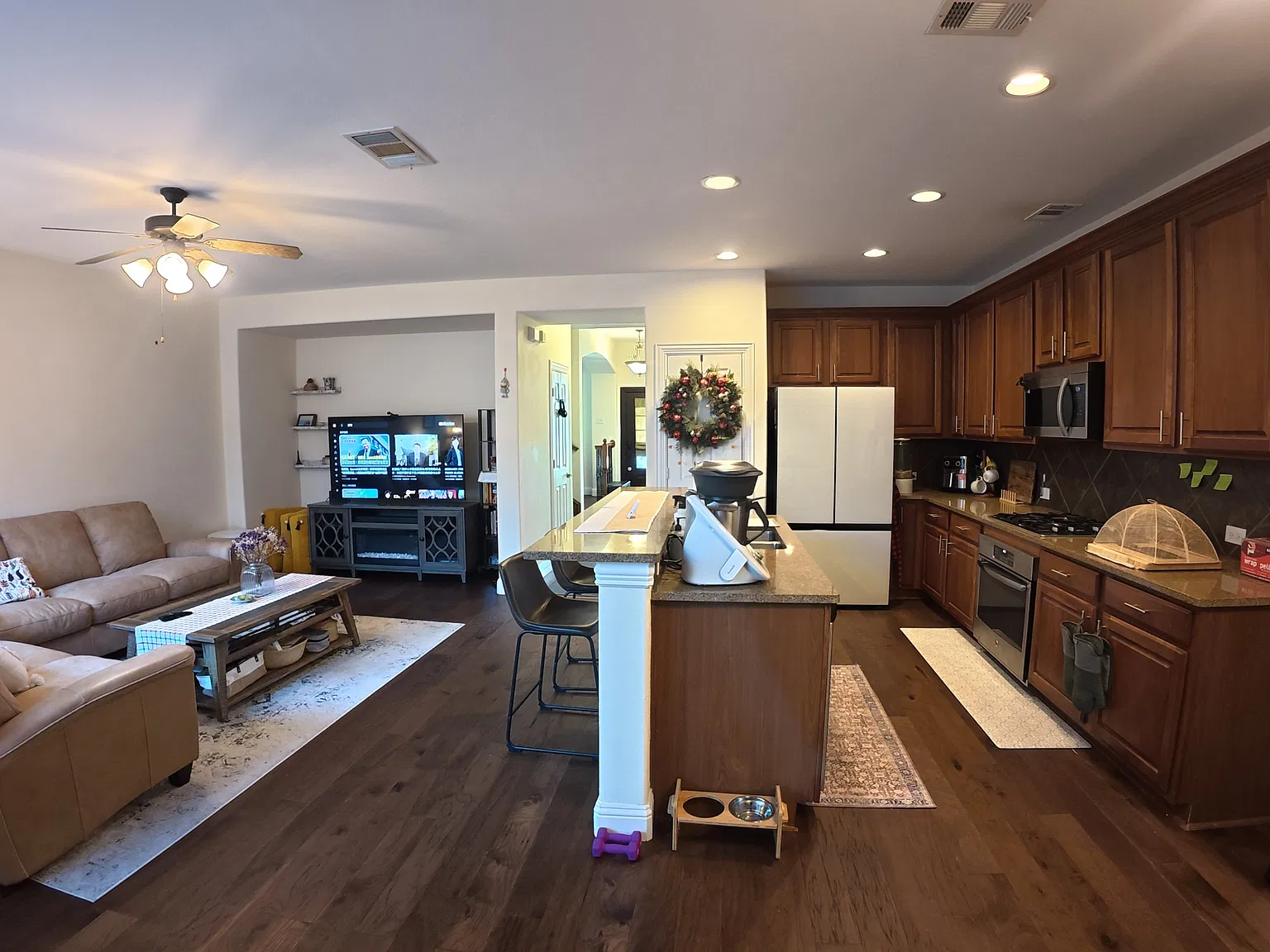 2 bed, 2.5 bath, 1772 sqft, $2,800 — Photo 3