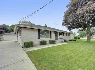 2215 Richmond Ave, Manitowoc, WI 54220