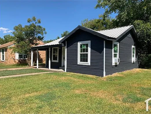 2 bed, 704 sqft, $1,245 — Photo 2