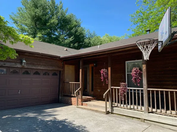 1101 Horseshoe Ln, Blacksburg, VA 24060