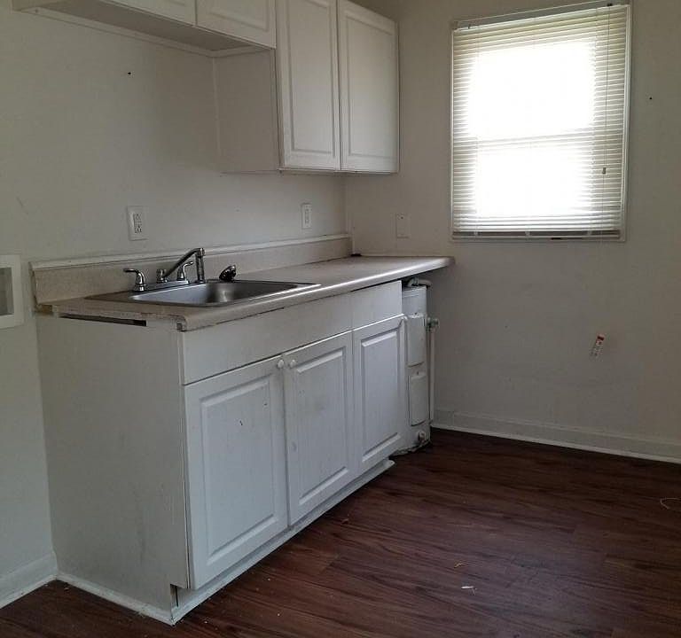 1st image of 2300 Augusta St APT 1
