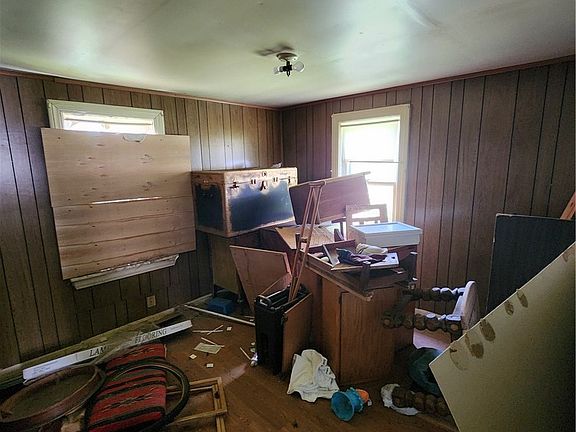 3rd image of 12607 Oakfield Ave