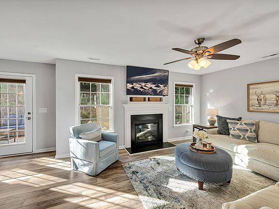 2nd image of 906 Ribbonleaf Ln