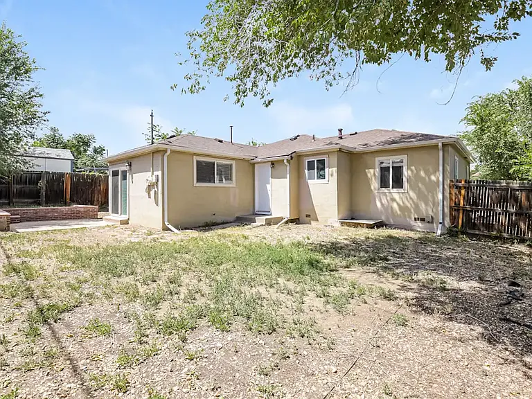 1880 Ruth Dr — Photo 7